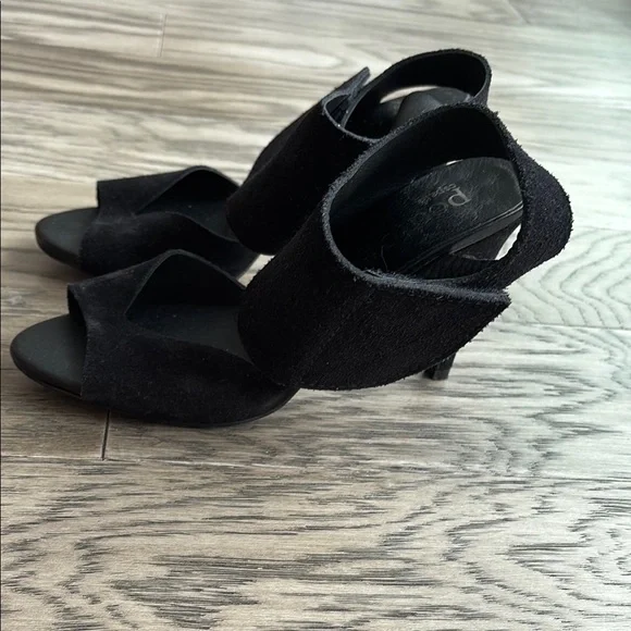 Pedro Garcia Black Sandals with Chunky Heel and Crisscross Straps - Picture 5 of 16